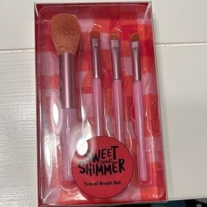 NWT Travel Makeup Brushes